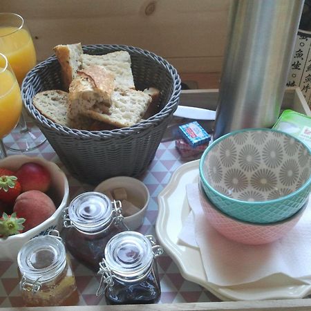 Nuits Perchees A Laroque Bed & Breakfast Saint-Antoine-de-Breuilh Cameră foto